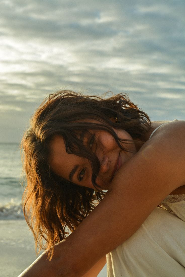 For the woman who leaves a trace of warmth and mystery wherever she goes.